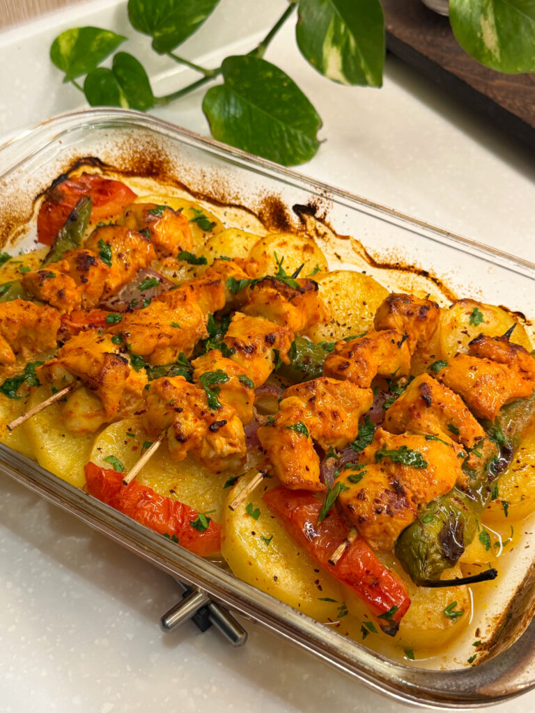 دجاج مشوي في الفرن مع بطاطس | Oven-Grilled Chicken with Potatoes